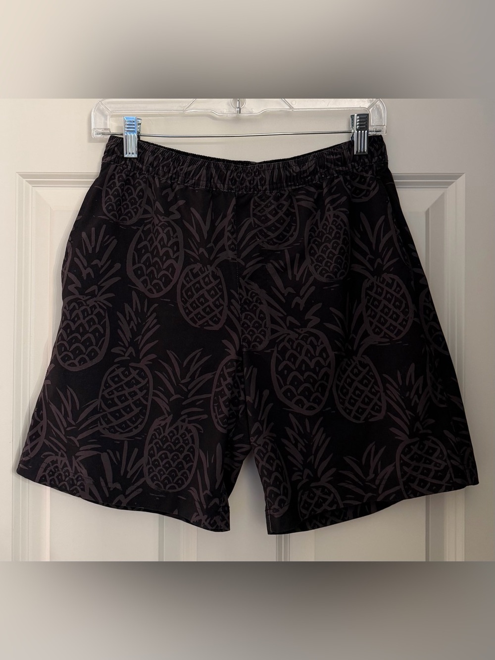 Chubbies "The Thigh-Napples" 7” Lined Active  Shorts in Pineapple Print, Size S
